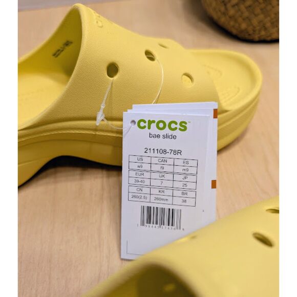 CROCS Daylily Yellow Bae Slide Sandals Women's Size 9 UK 7 NWT - Picture 11 of 12